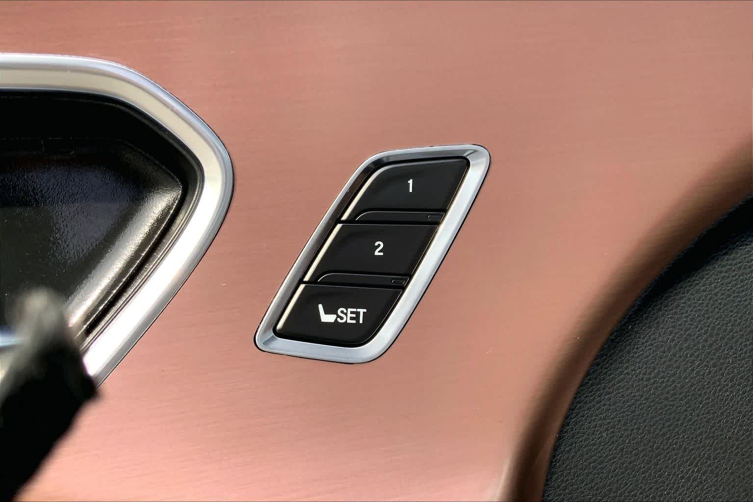 Used 2024 Liquid Carbon Metallic Acura w/Technology Package image 33
