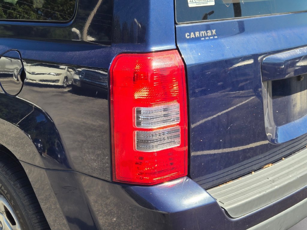 Used 2014 Blue Jeep Sport image 16