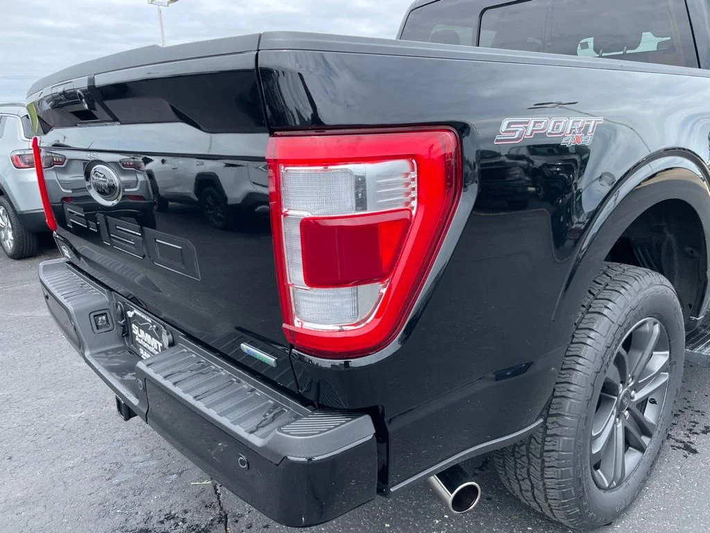 Used 2023 Black Ford Lariat image 34