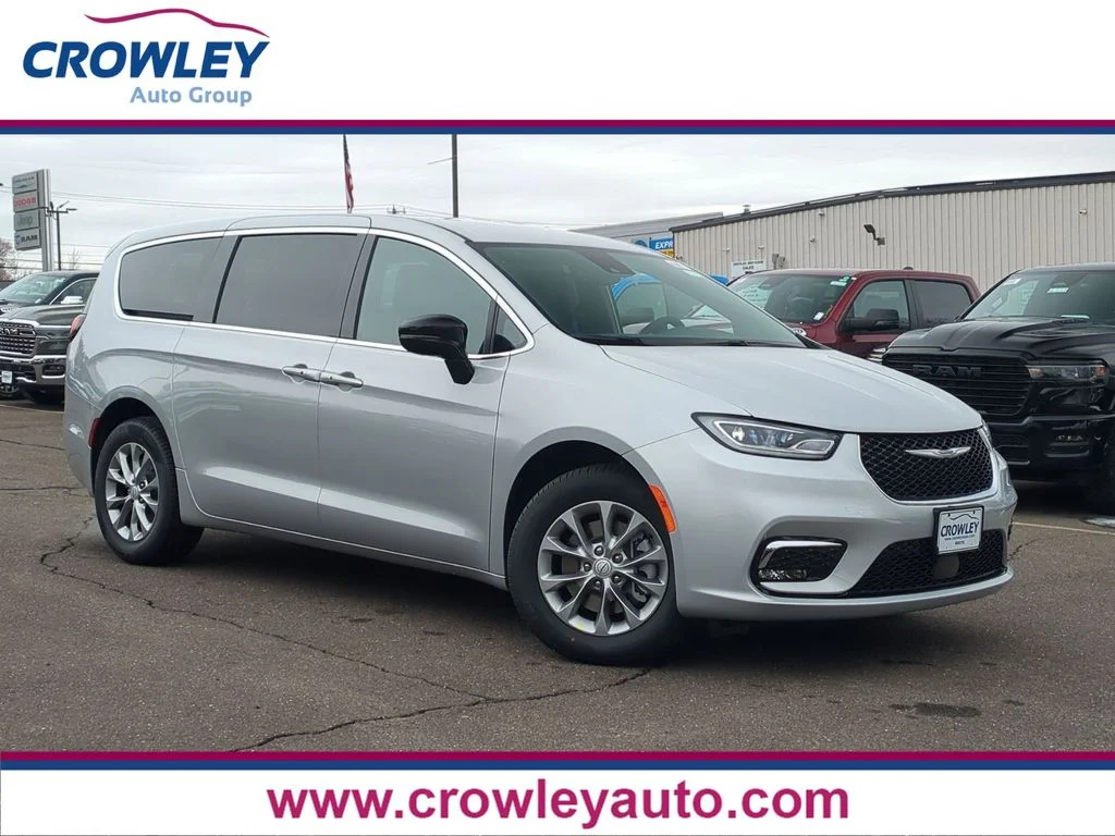 2026 Chrysler Pacifica Select AWD's photo