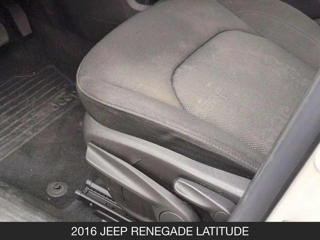 Used 2016 White Jeep Latitude image 15