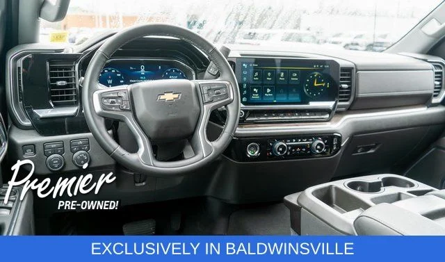 Used 2023 White Chevrolet LT image 9