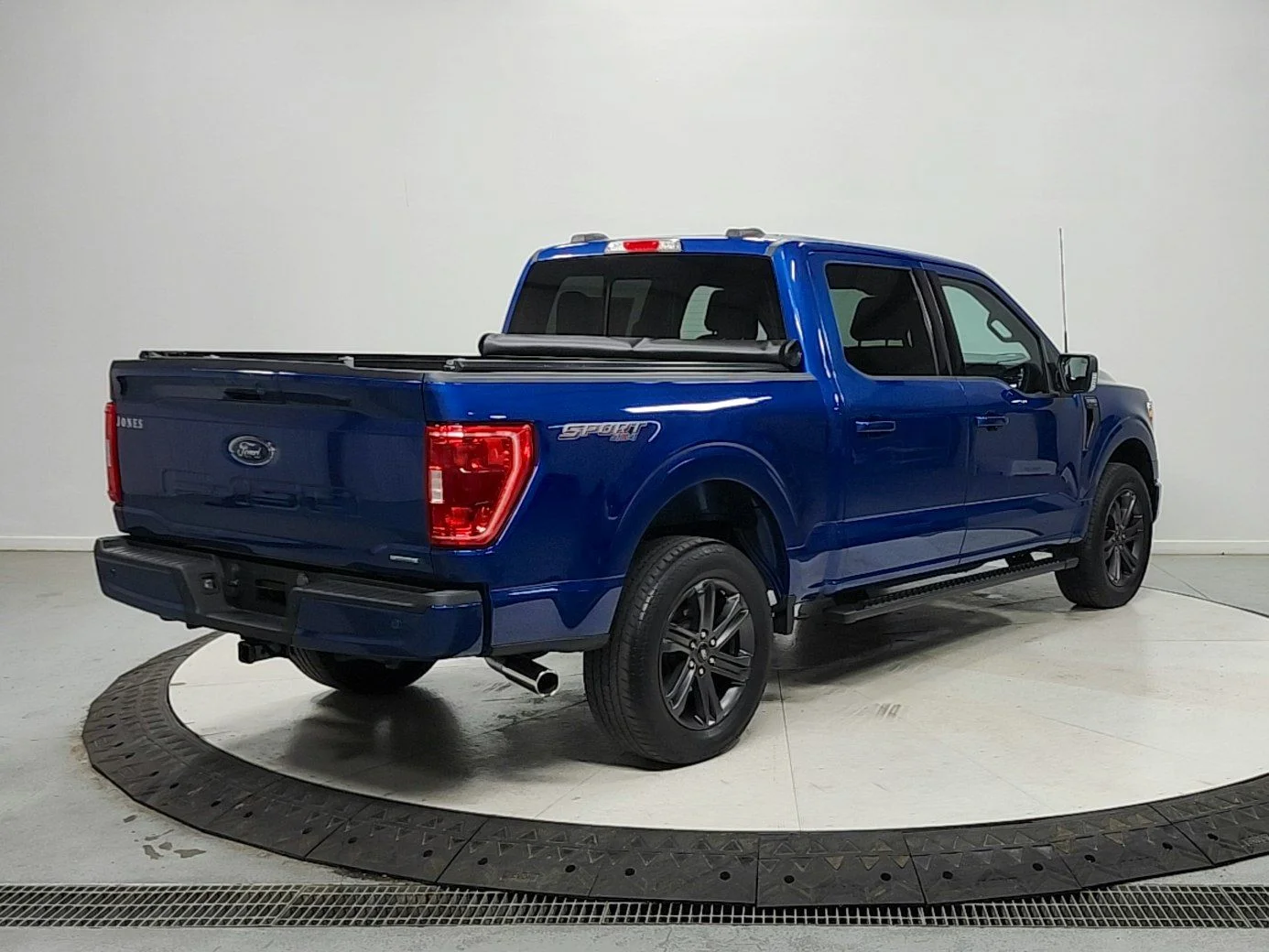 Used 2023 Blue Ford XLT image 7