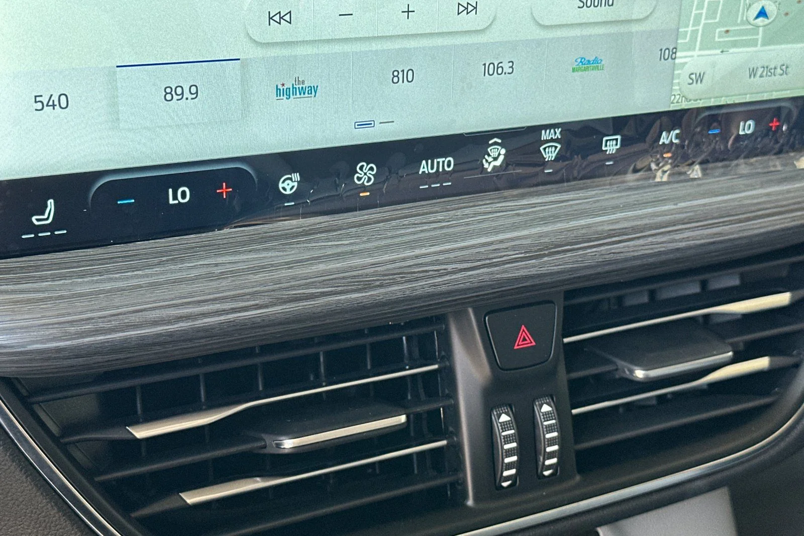 2024 Ford Escape Platinum - Photo 17