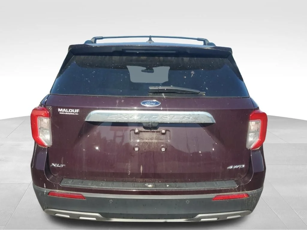 Used 2022 Red Ford XLT image 4