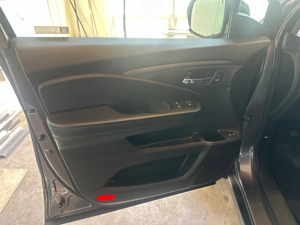 Used 2021  Honda EX-L image 7