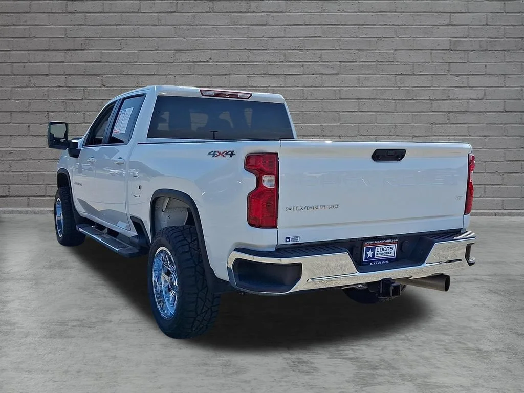 Used 2025 Summit White Chevrolet LT image 9