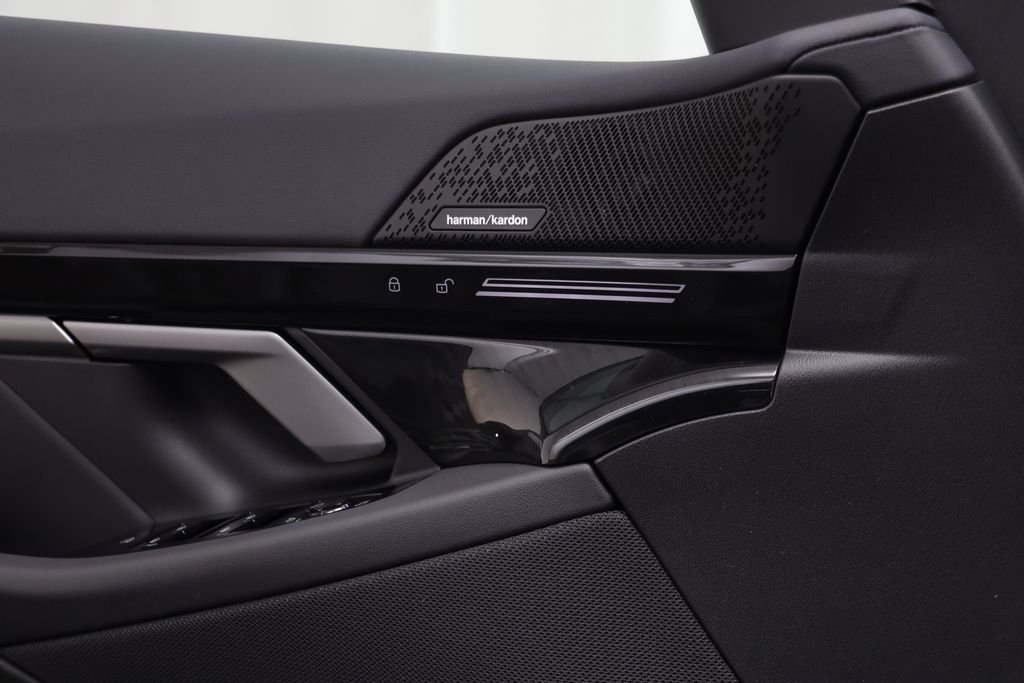 New 2026 Dark Graphite Metallic BMW 530i xDrive image 8