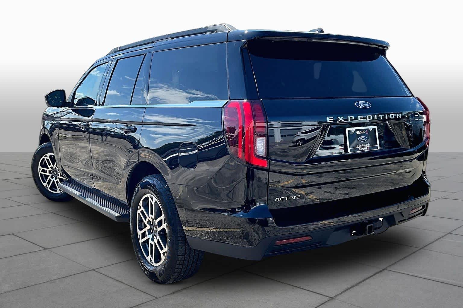 Certified Used 2025 Agate Black Metallic Ford Active image 6