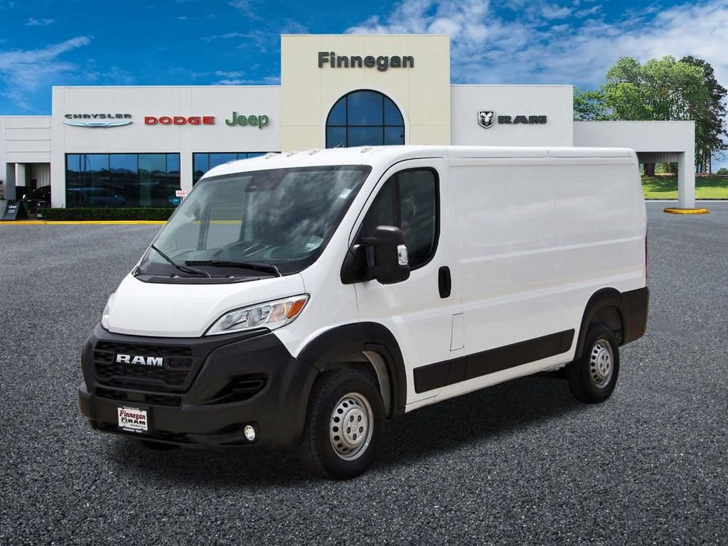 Used 2025 White Ram Base image 3