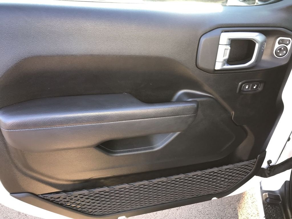 Used 2022 White Jeep Sport image 13