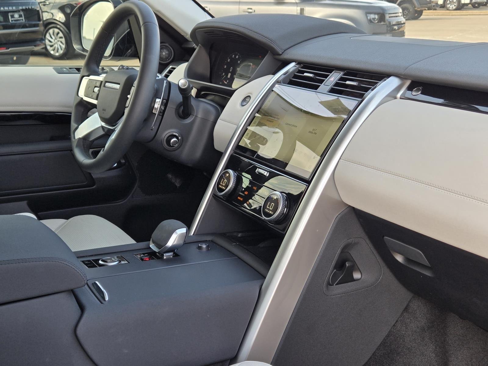 Used 2025 Varesine Blue Metallic Land Rover S image 27