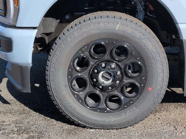 New 2026 Glacier Gray Metallic Tri-Coat Ford F-250® Lariat® image 35