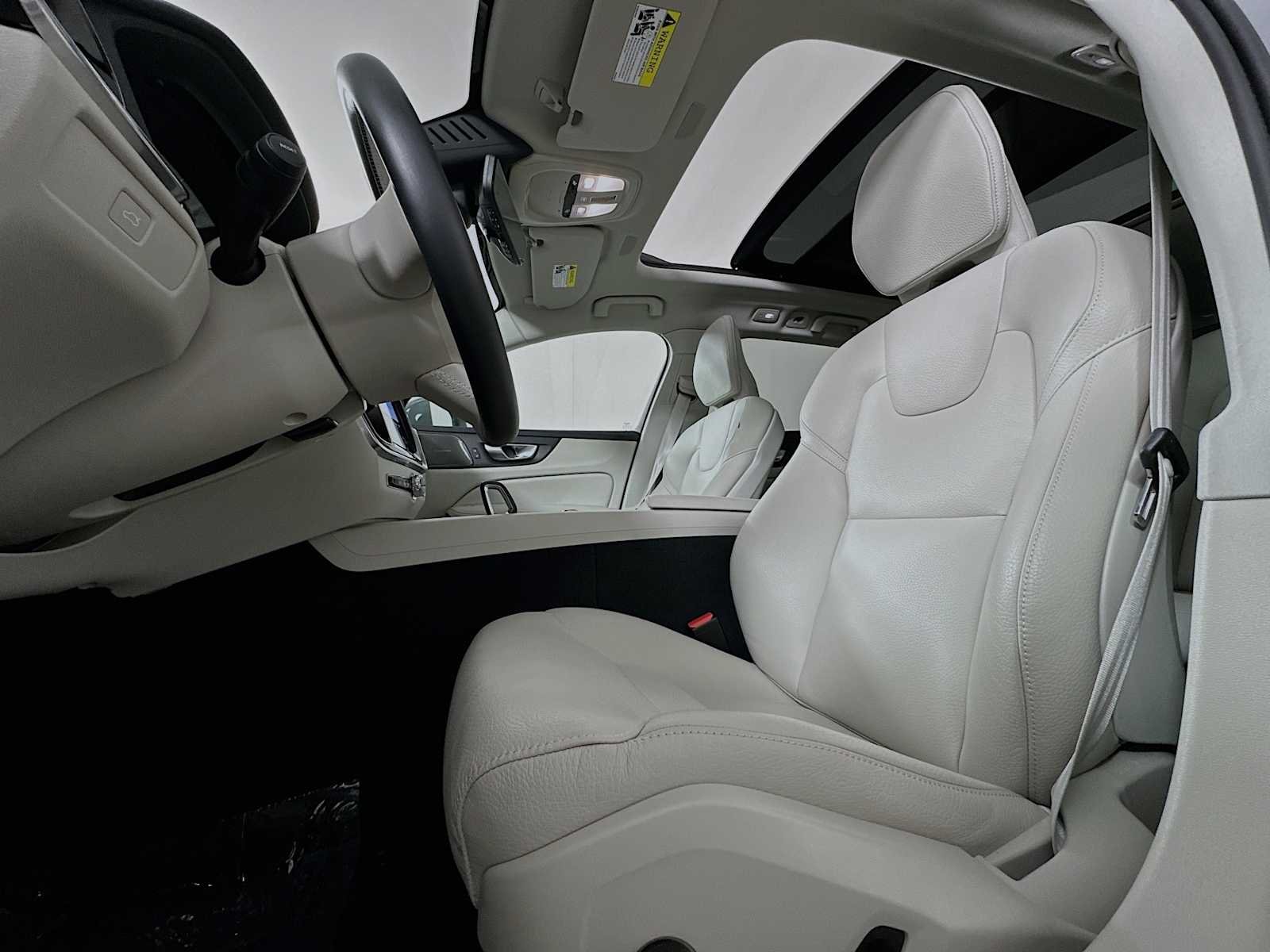Used 2026 Vapour Grey Volvo Plus image 19