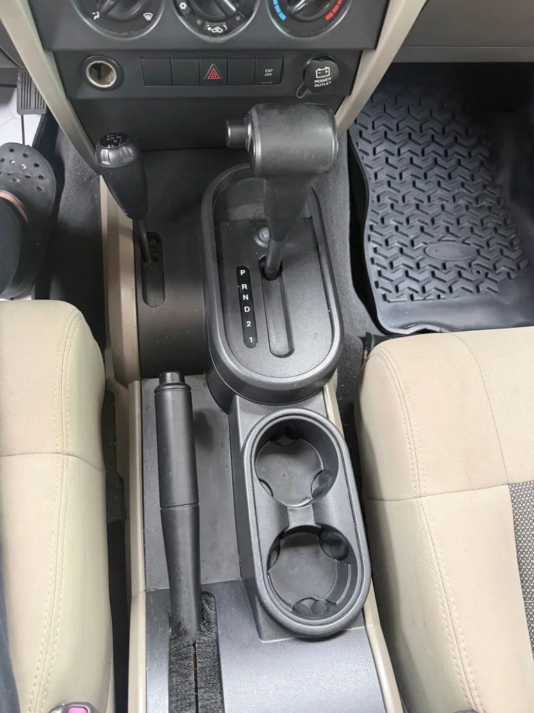 Used 2008 Red Jeep Unlimited X image 16