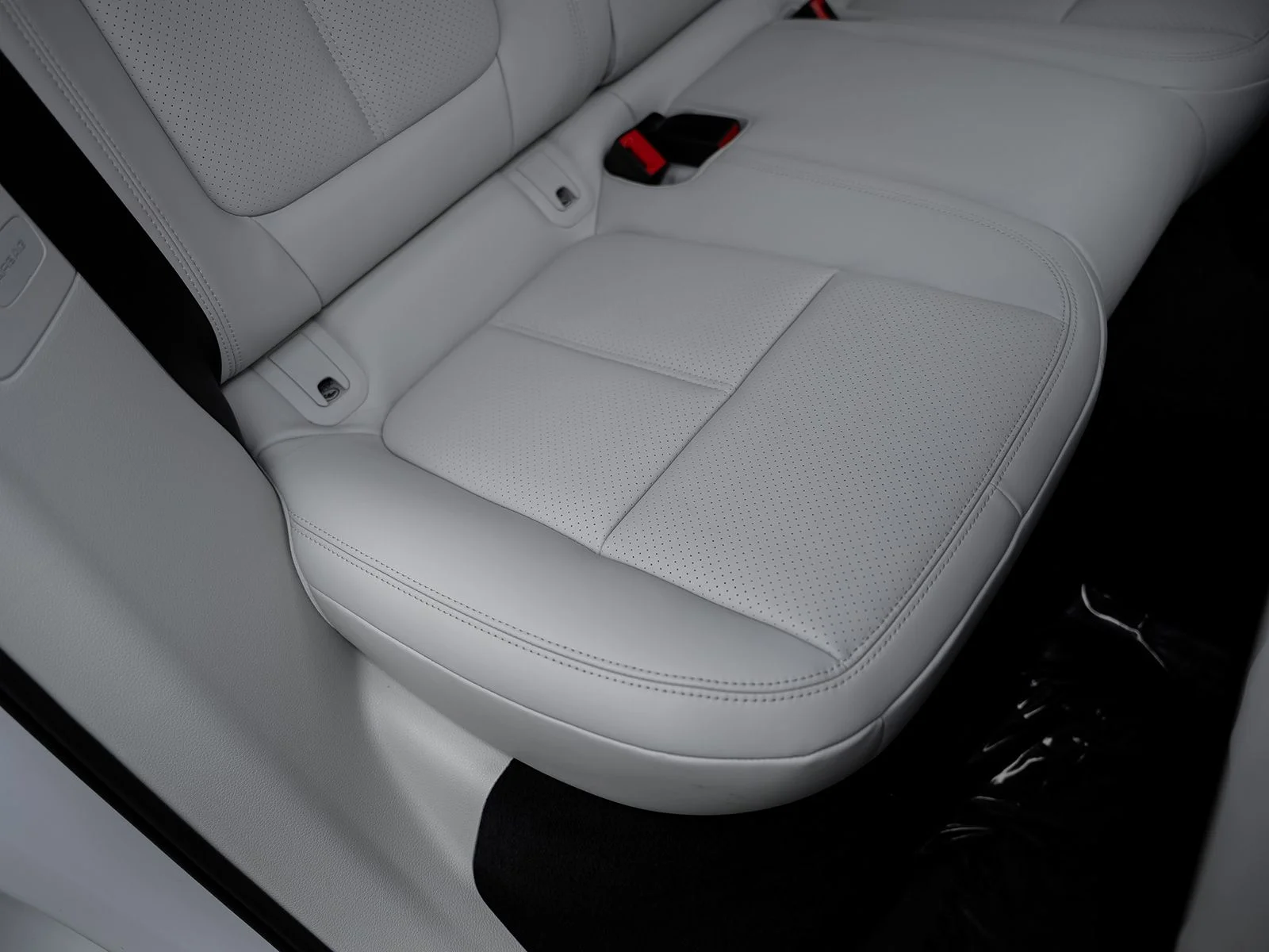 Used 2025 White Porsche Base image 36