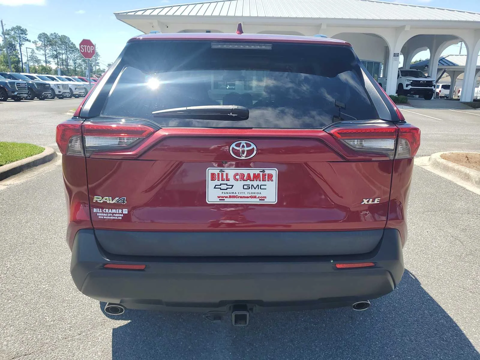 Used 2022 Ruby Flare Pearl Red Toyota XLE image 4