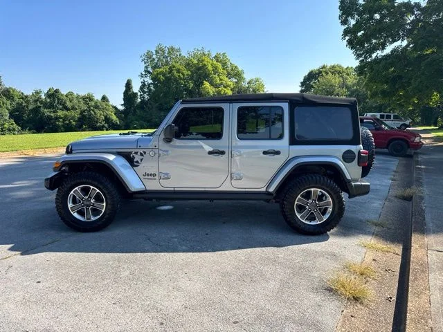Used 2020 Silver Jeep Unlimited Sahara image 4