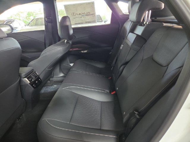 New 2026 Eminent White Pearl Lexus PREMIUM PLUS image 23