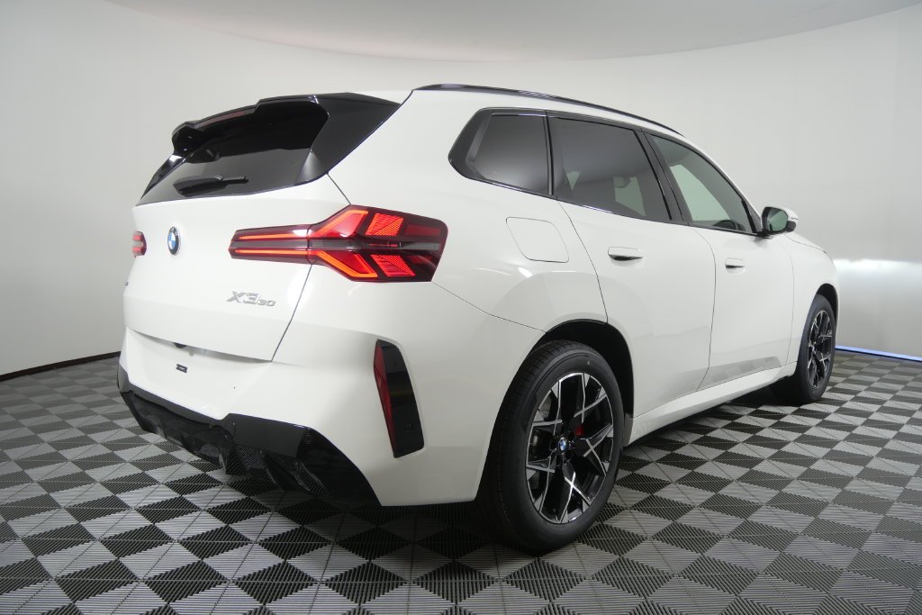 New 2026 Alpine White BMW 30 xDrive image 4