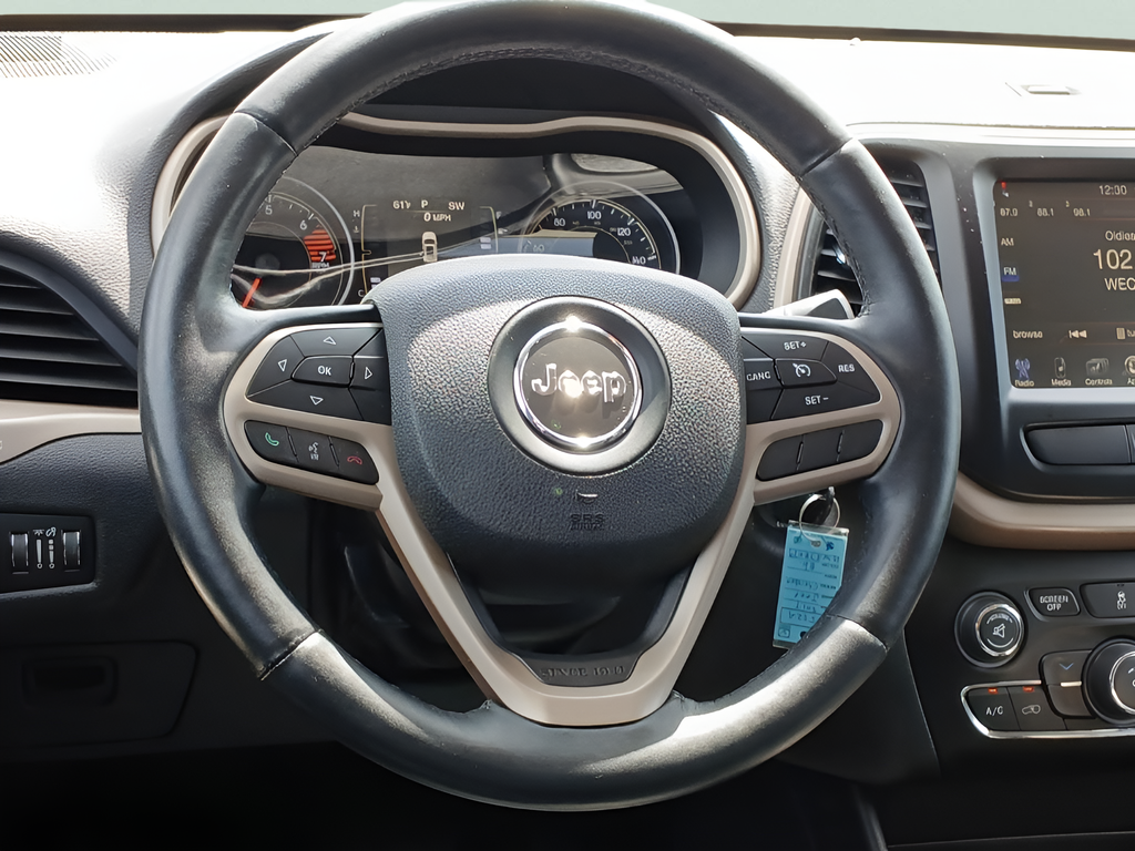 Used 2017 Black Jeep Latitude image 13
