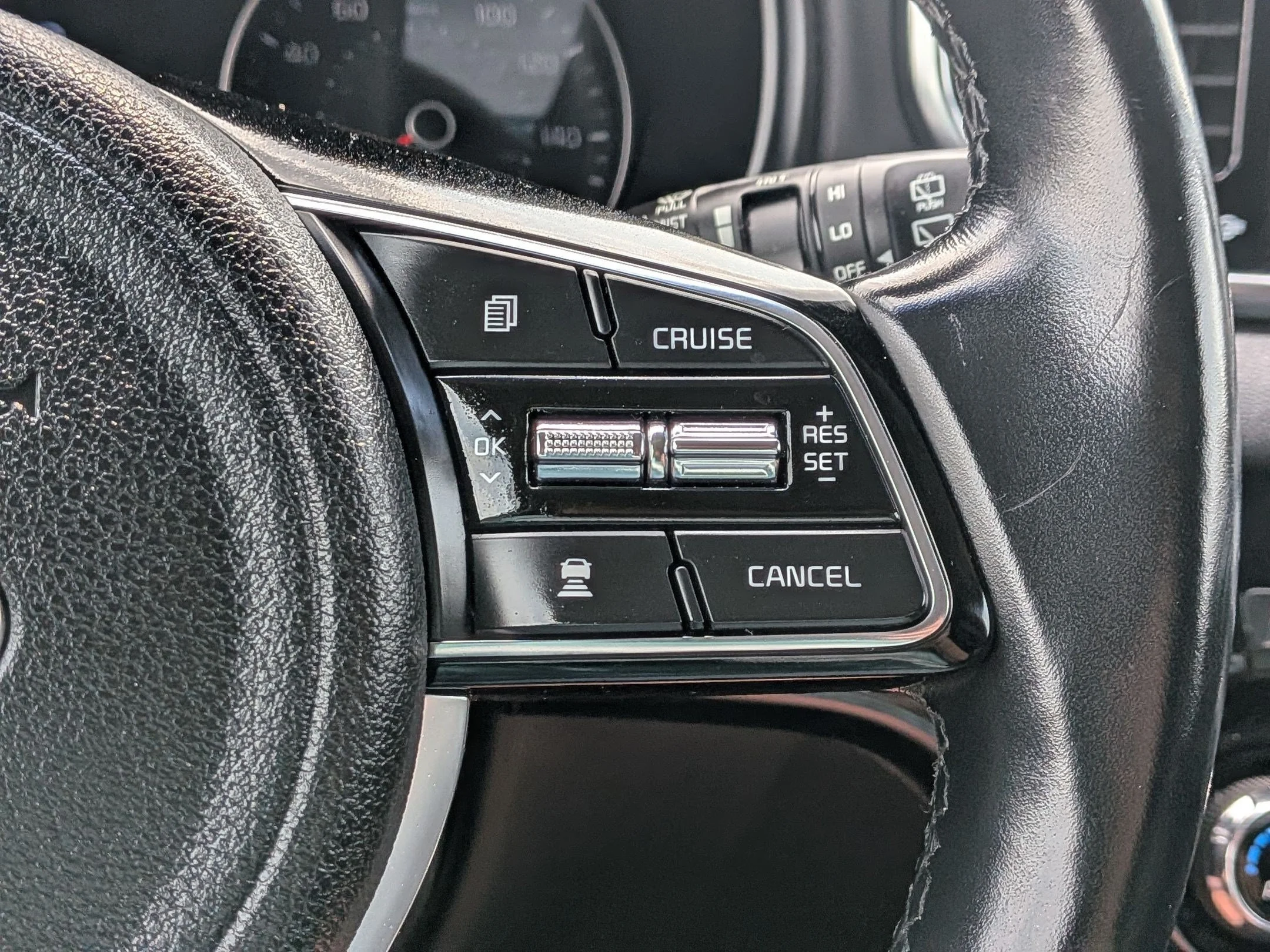 Used 2021 Snow White Pearl Kia EX image 15