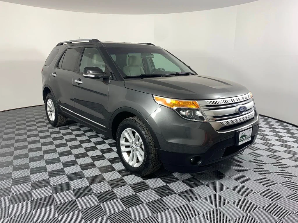 Used 2015 Gray Ford XLT image 5