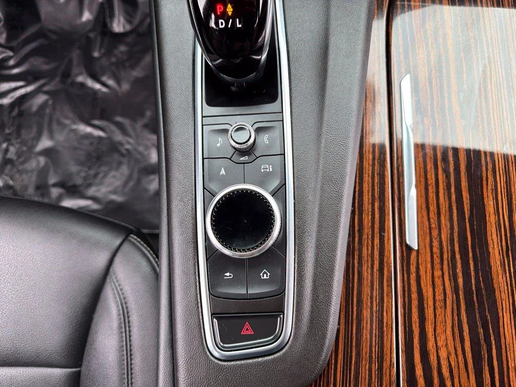 2023 Cadillac Escalade Luxury - Photo 32