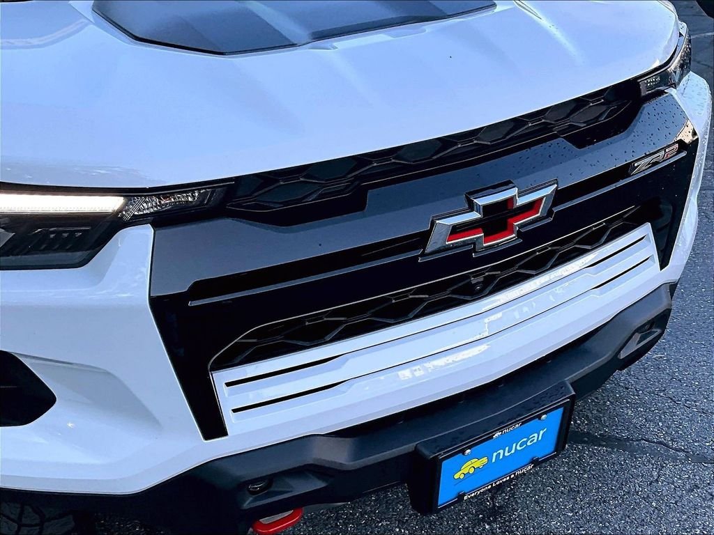 Used 2024 White Chevrolet ZR2 image 31