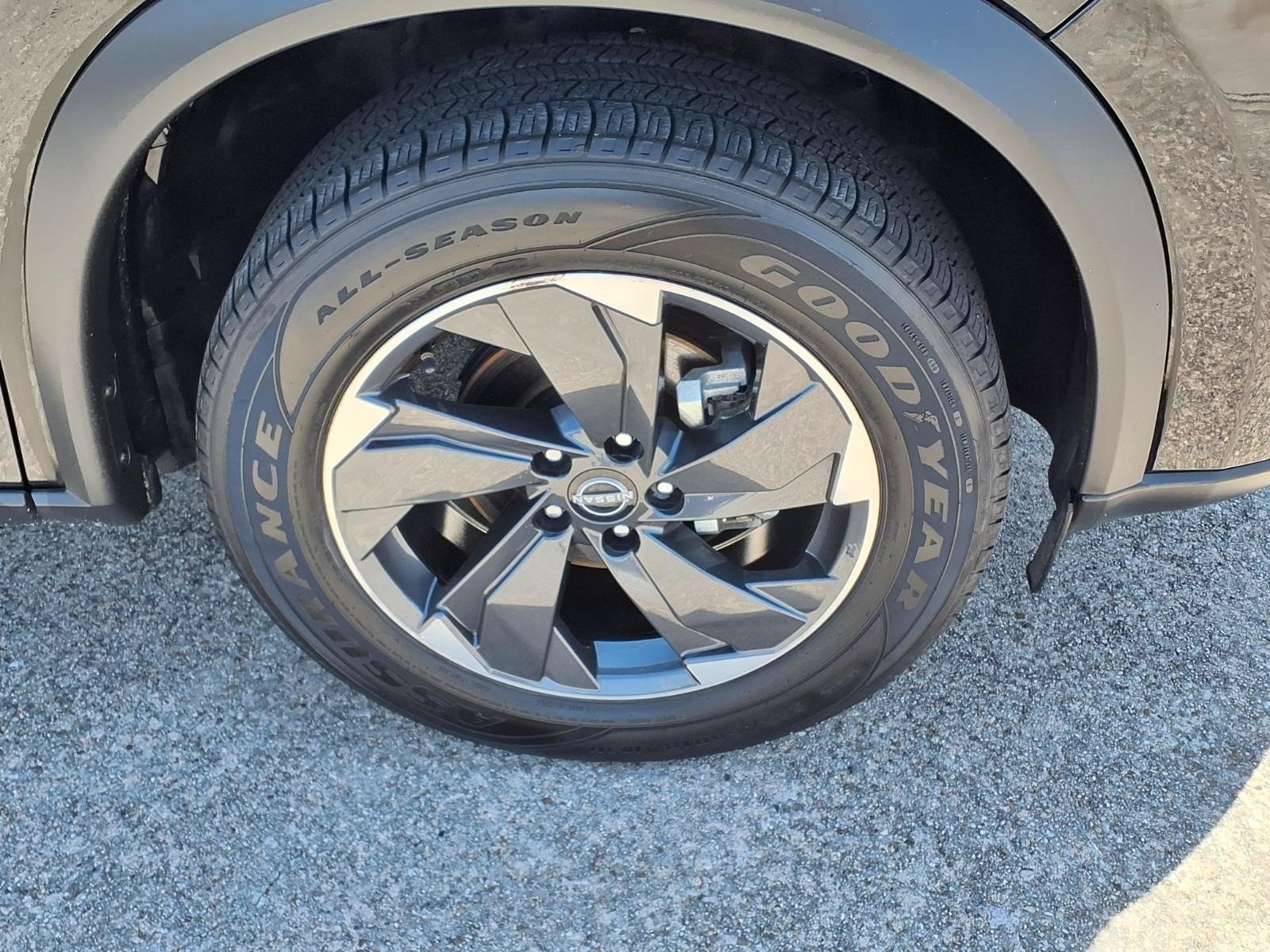 2024 Nissan Rogue SV Black at Robbins Nissan