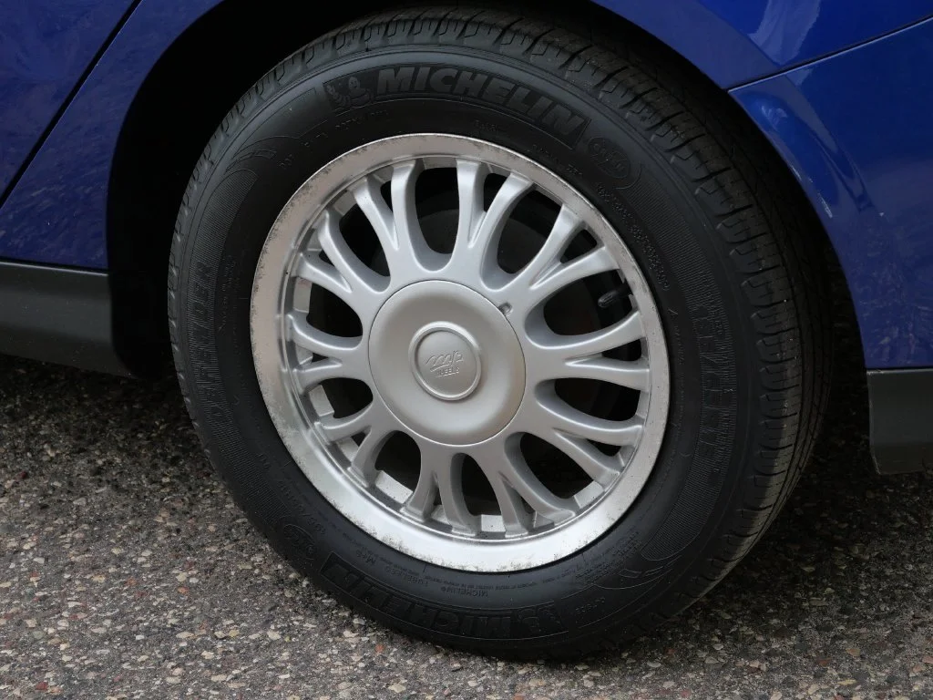Used 2012 Blue Ford SE image 5