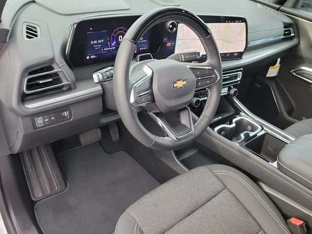2025 Chevrolet Traverse LT - Photo 17