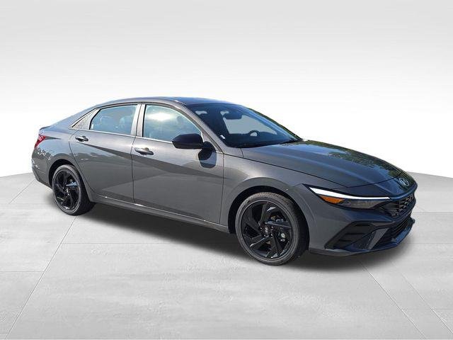 New 2026 Gray Hyundai SEL Sport Plus image 7