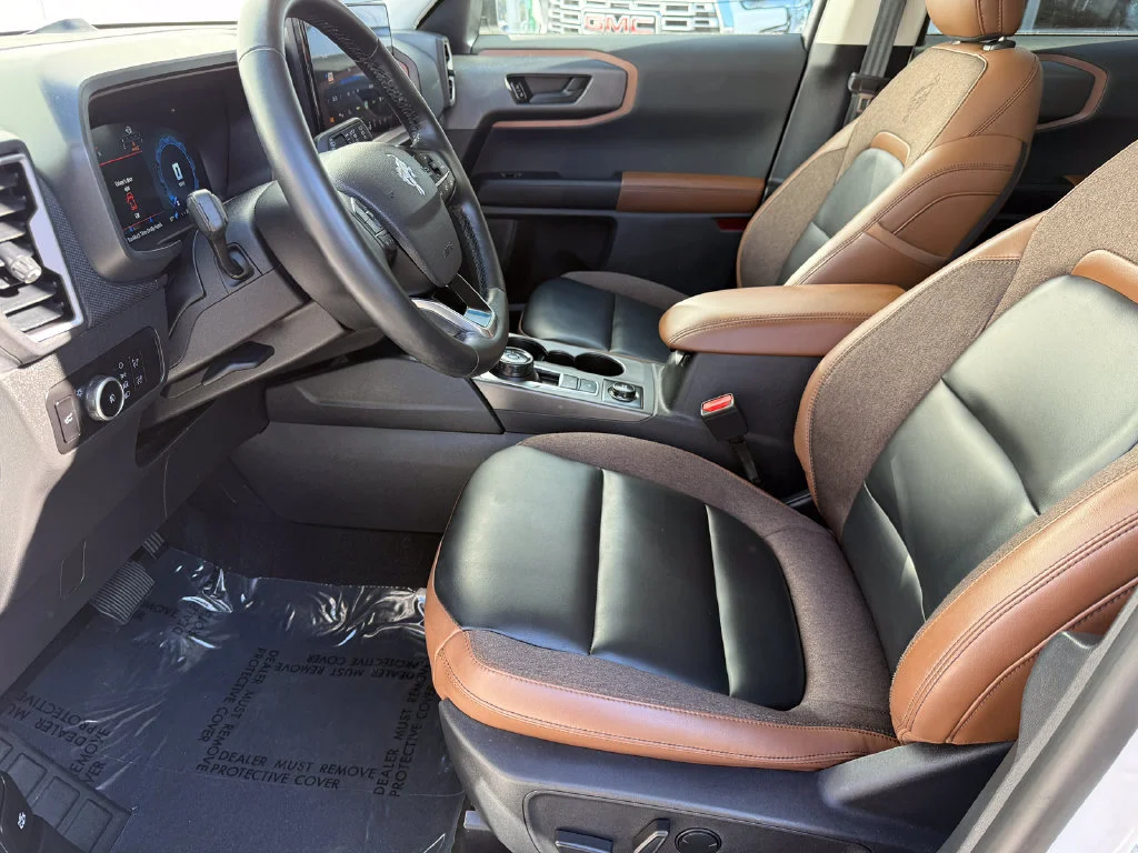 Used 2025  Ford Outer Banks image 23