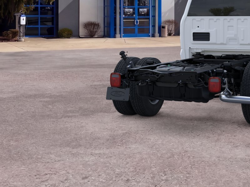 2025 Ford F-350 Super Duty Chassis Cab XL - Photo 21