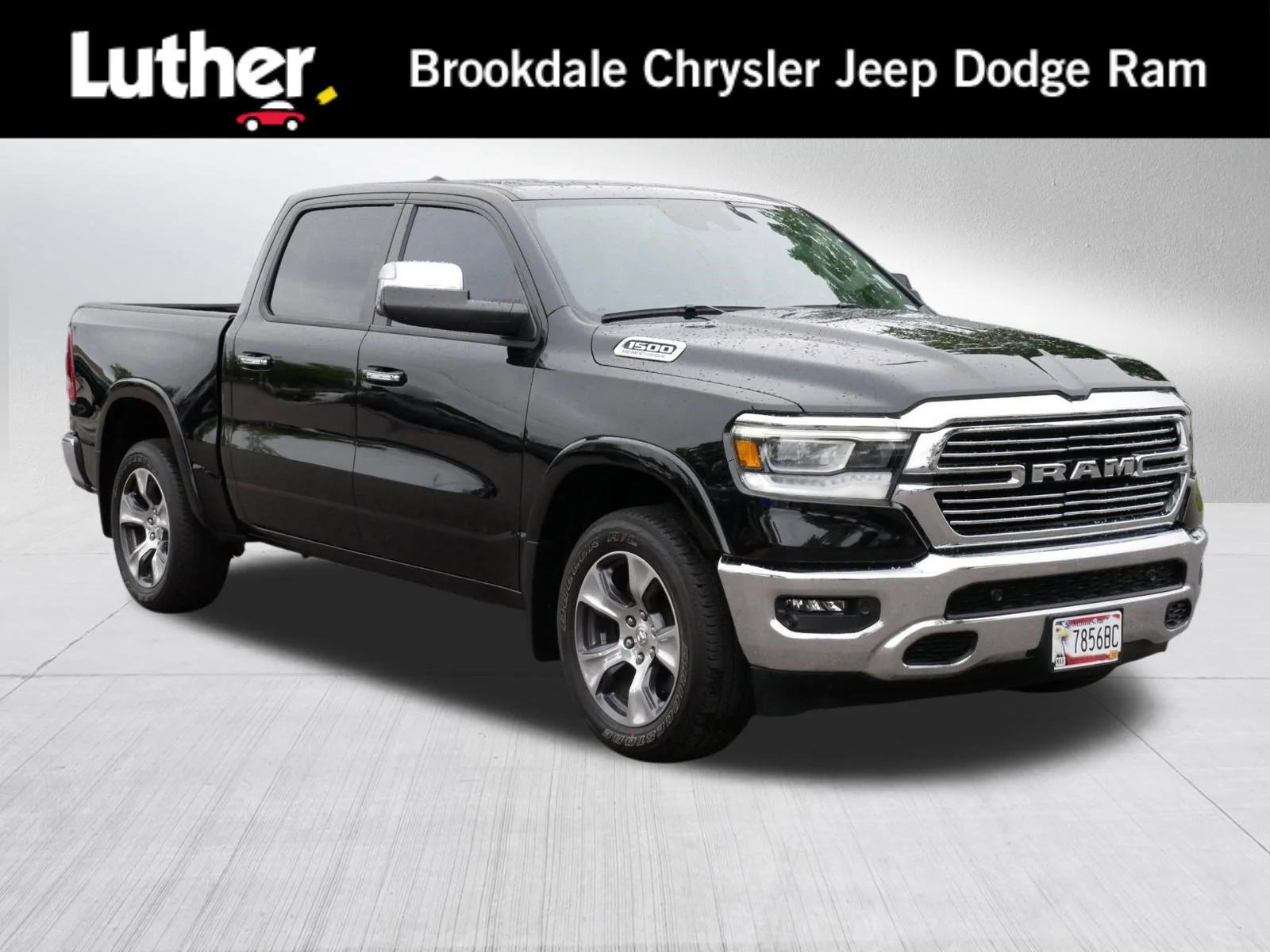 2022 RAM 1500 Laramie 4x4 Crew Cab 5'7's photo