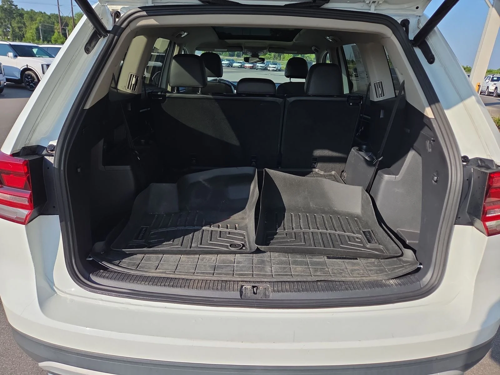 Used 2019 Pure White Volkswagen 2.0T SE w/Technology image 24