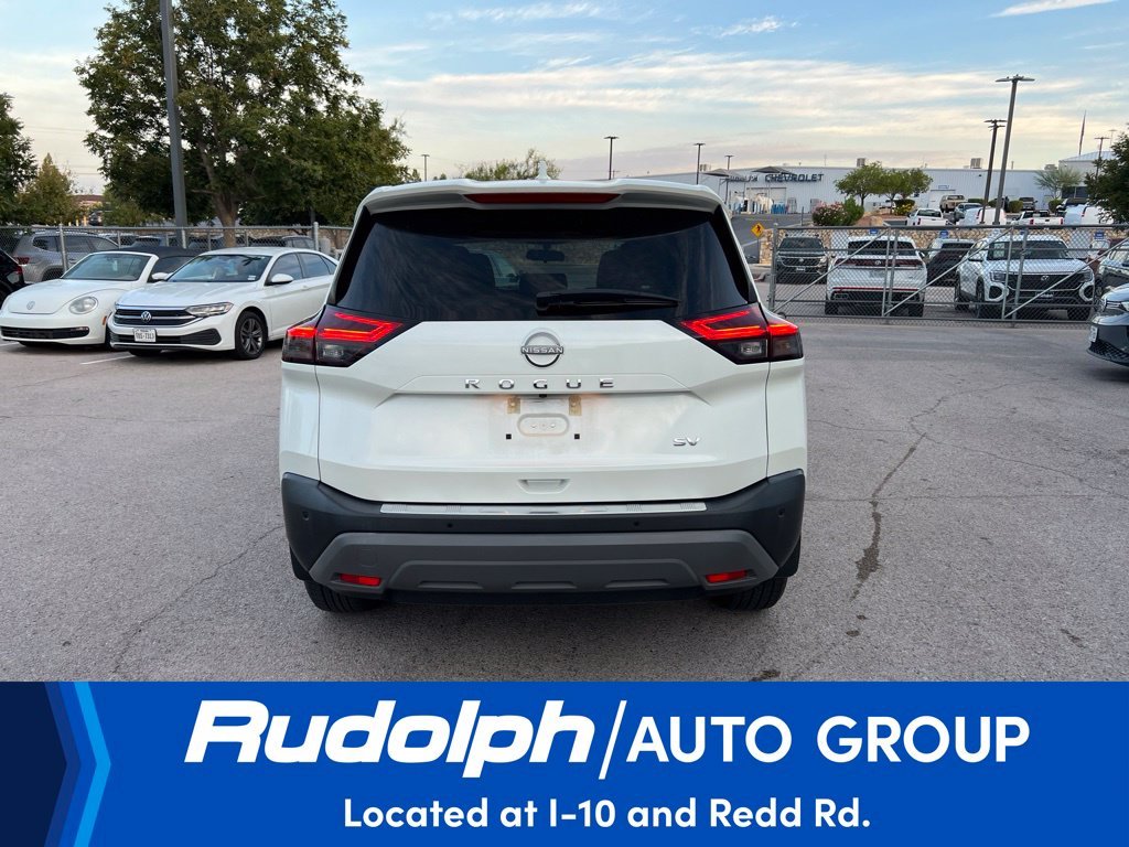 Used 2023 White Nissan SV image 4