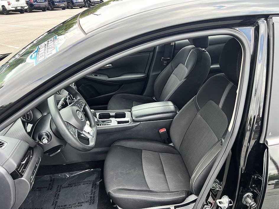 Used 2025 Super Black Nissan SV image 13