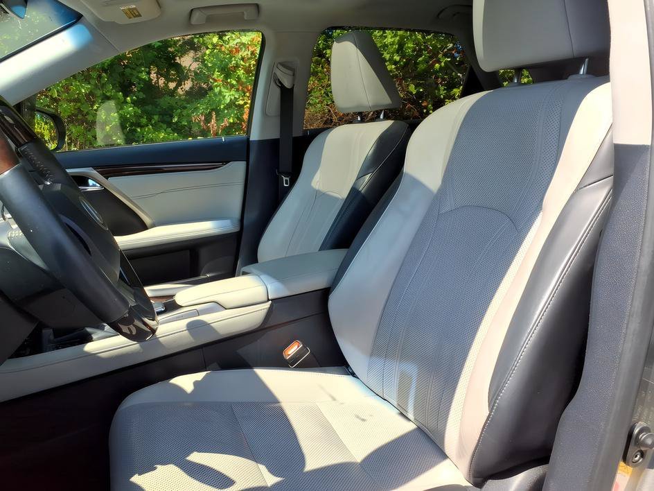 Used 2017 Cashmere Metallic Lexus RX 350 image 17