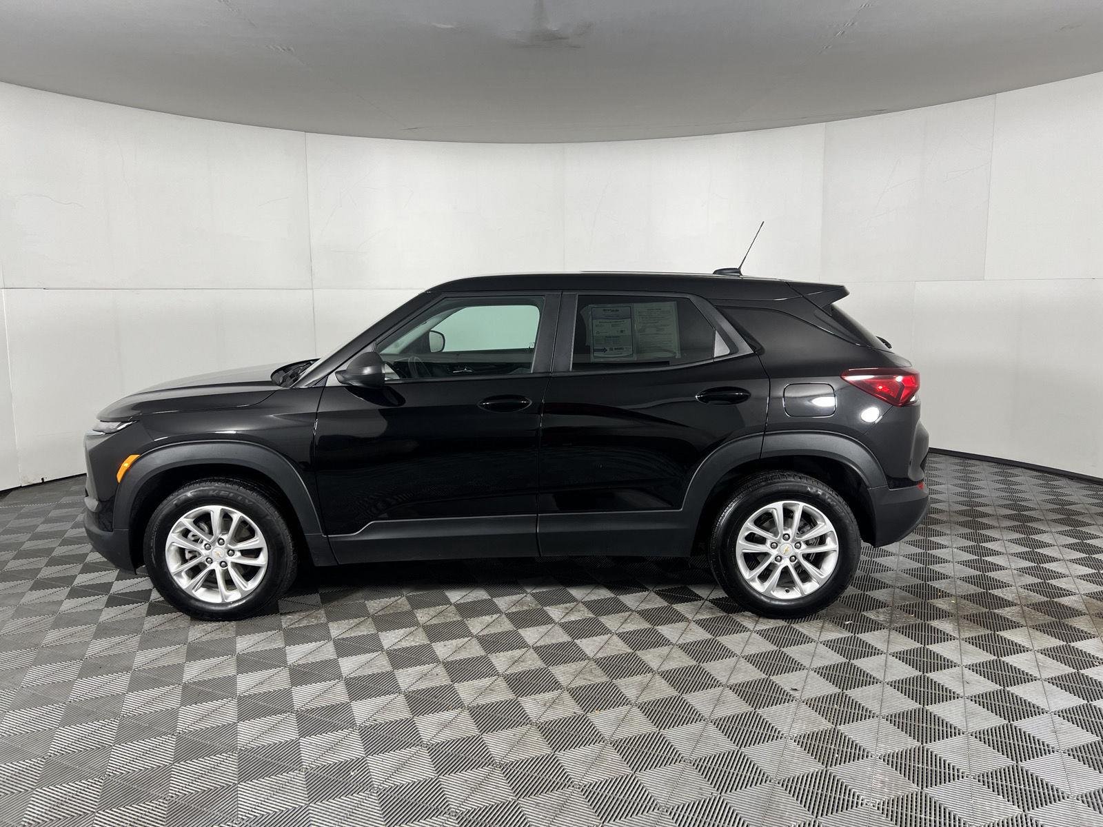 Used 2025 Mosaic Black Metallic Chevrolet LS image 16
