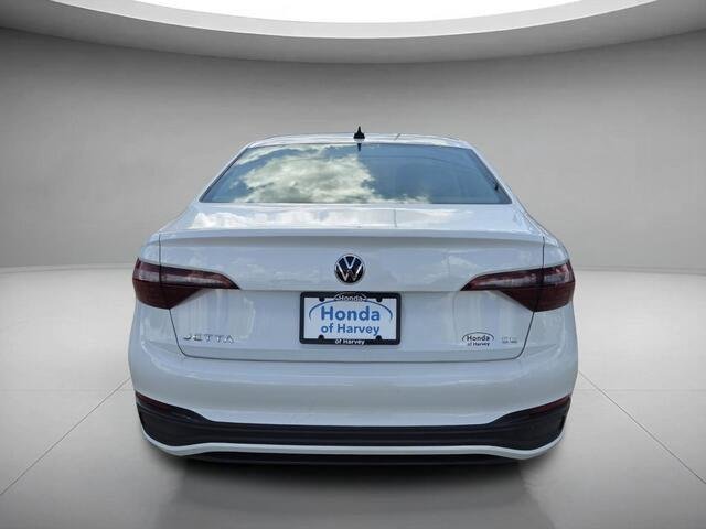 Used 2024 Opal White Pearl Volkswagen SE image 4