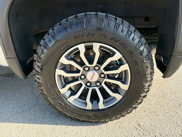 Used 2022 Silver GMC AT4 image 31