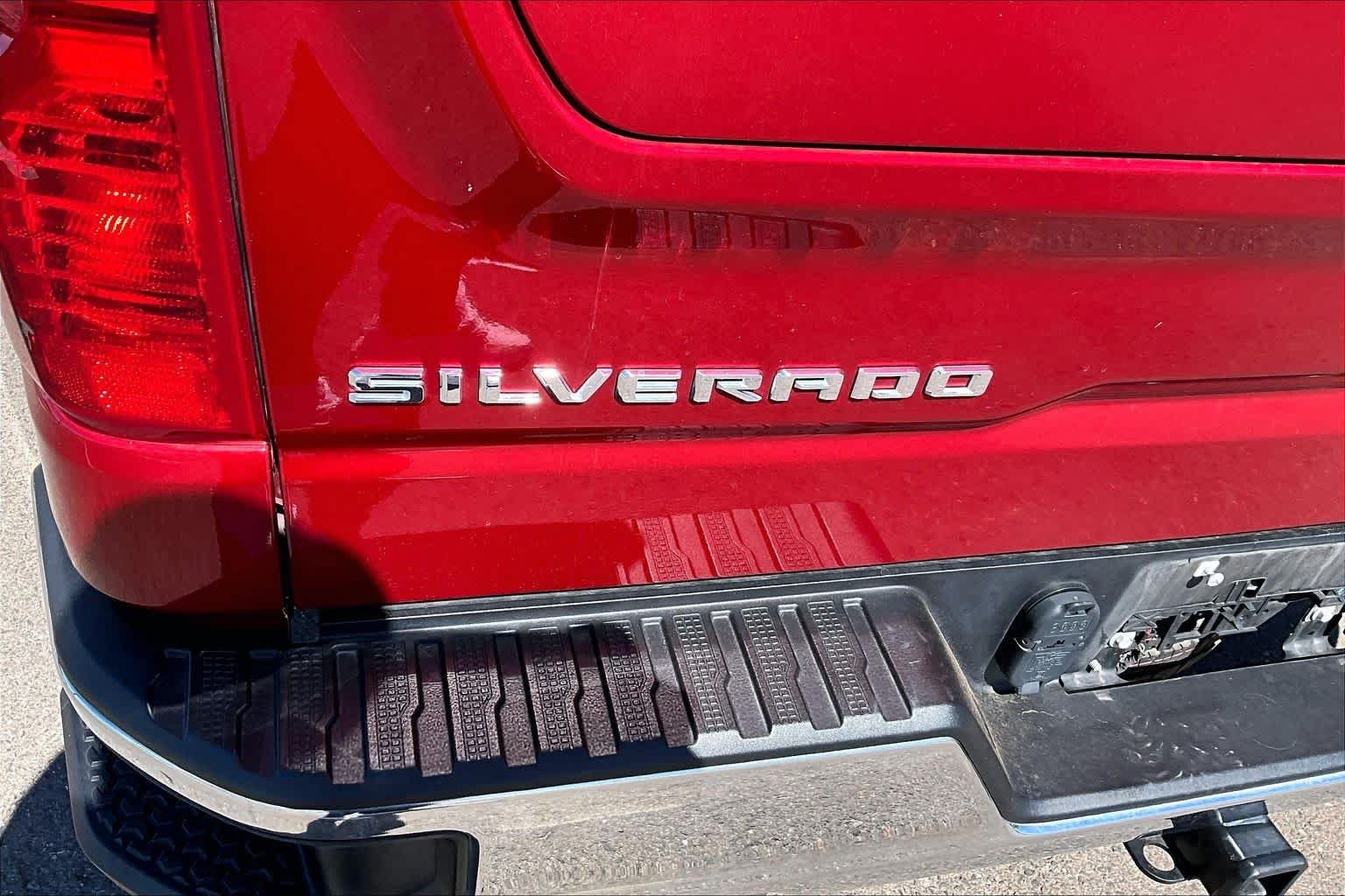 Used 2024 Radiant Red Tintcoat Chevrolet LT image 31
