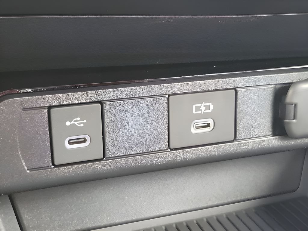 2026 Toyota Prius Plug-in Hybrid XSE - Photo 25