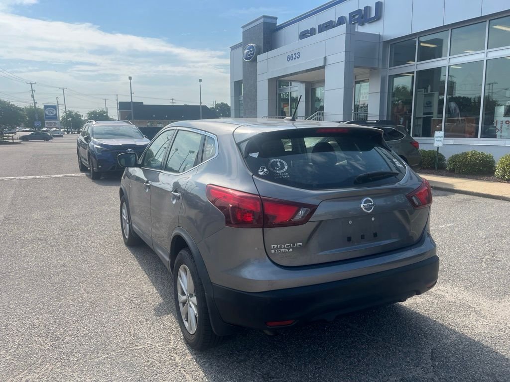 Used 2019 Gray Nissan S image 6