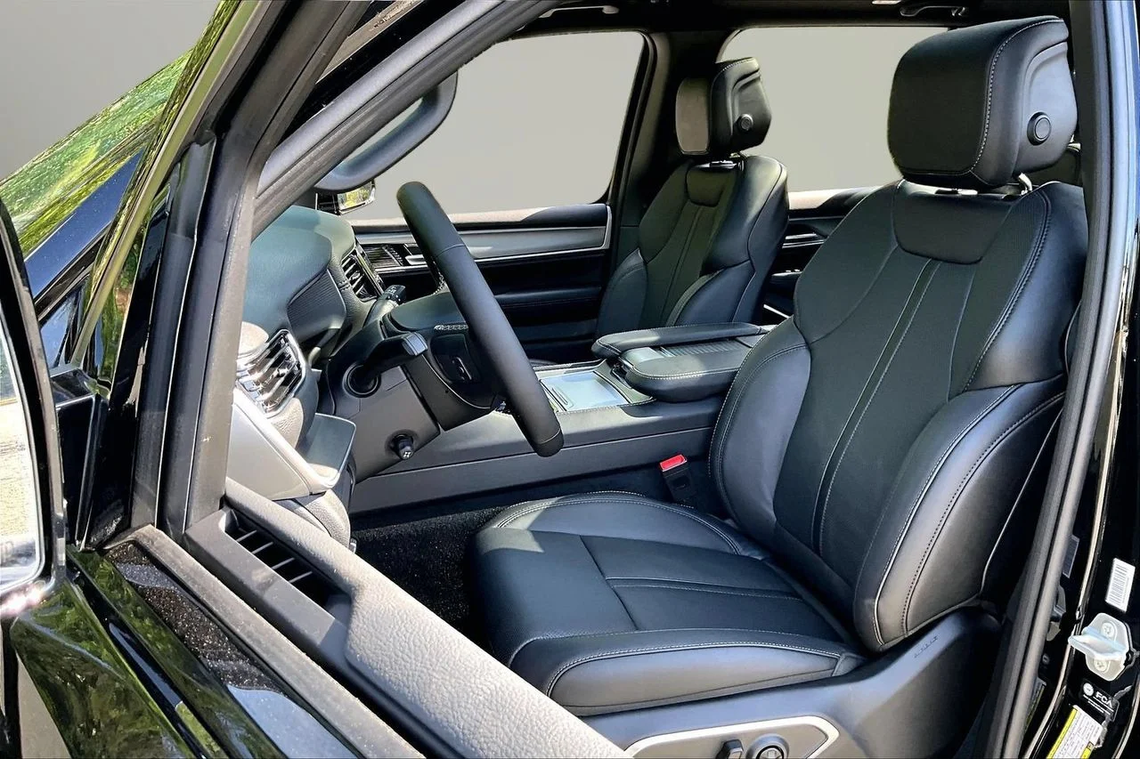 New 2026 High Gloss Black Jeep Limited Altitude image 20