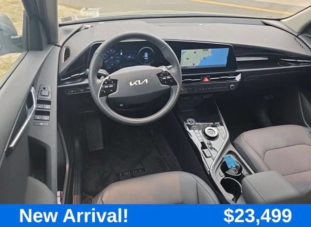 Used 2024 Gray Kia Wind image 10