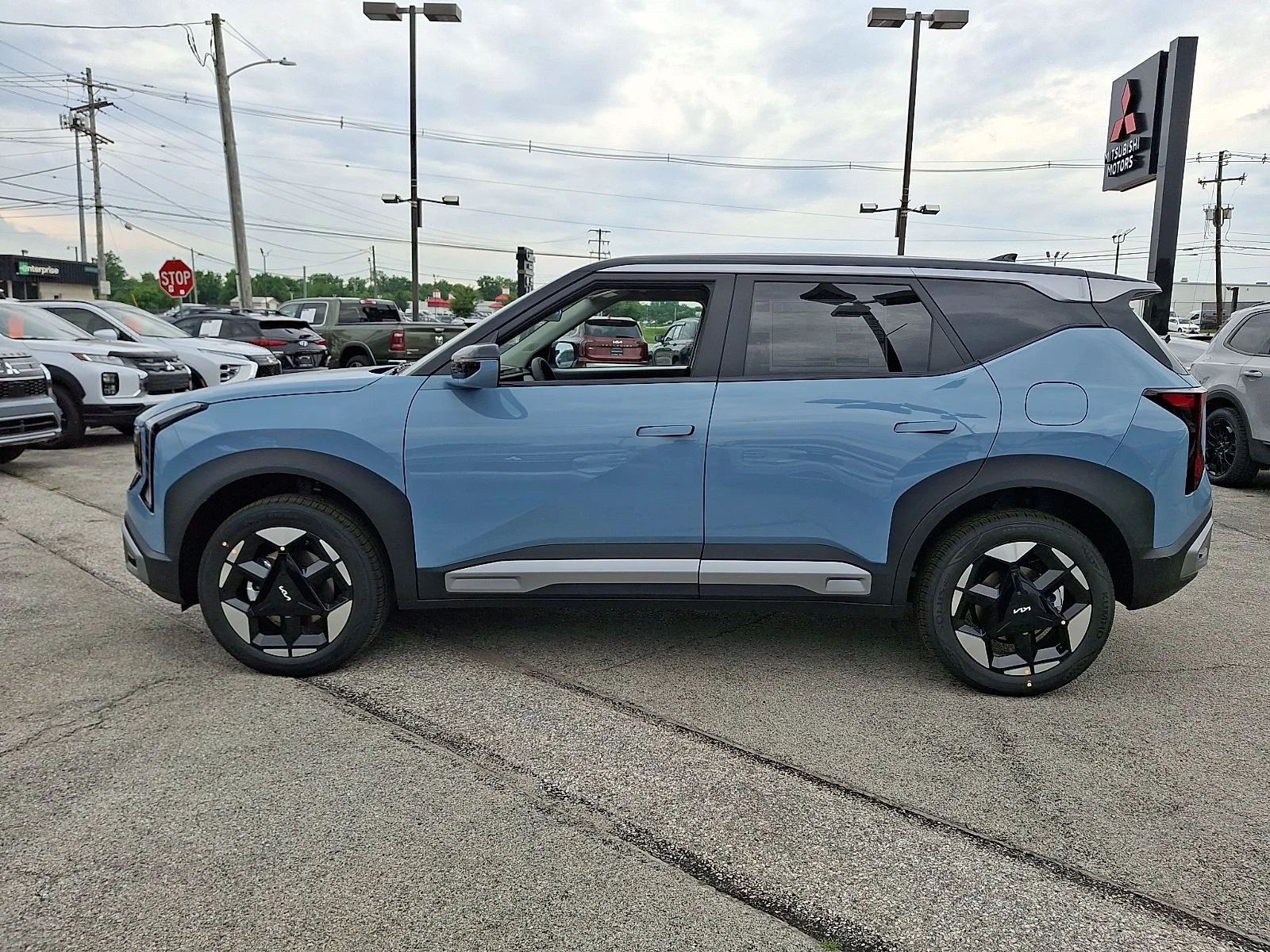 New 2027 Blue Kia S image 5