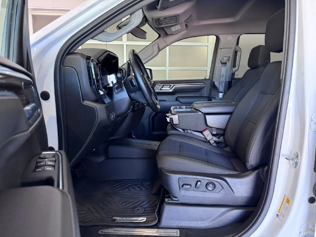 2023 Chevrolet Silverado 1500 RST - Photo 11